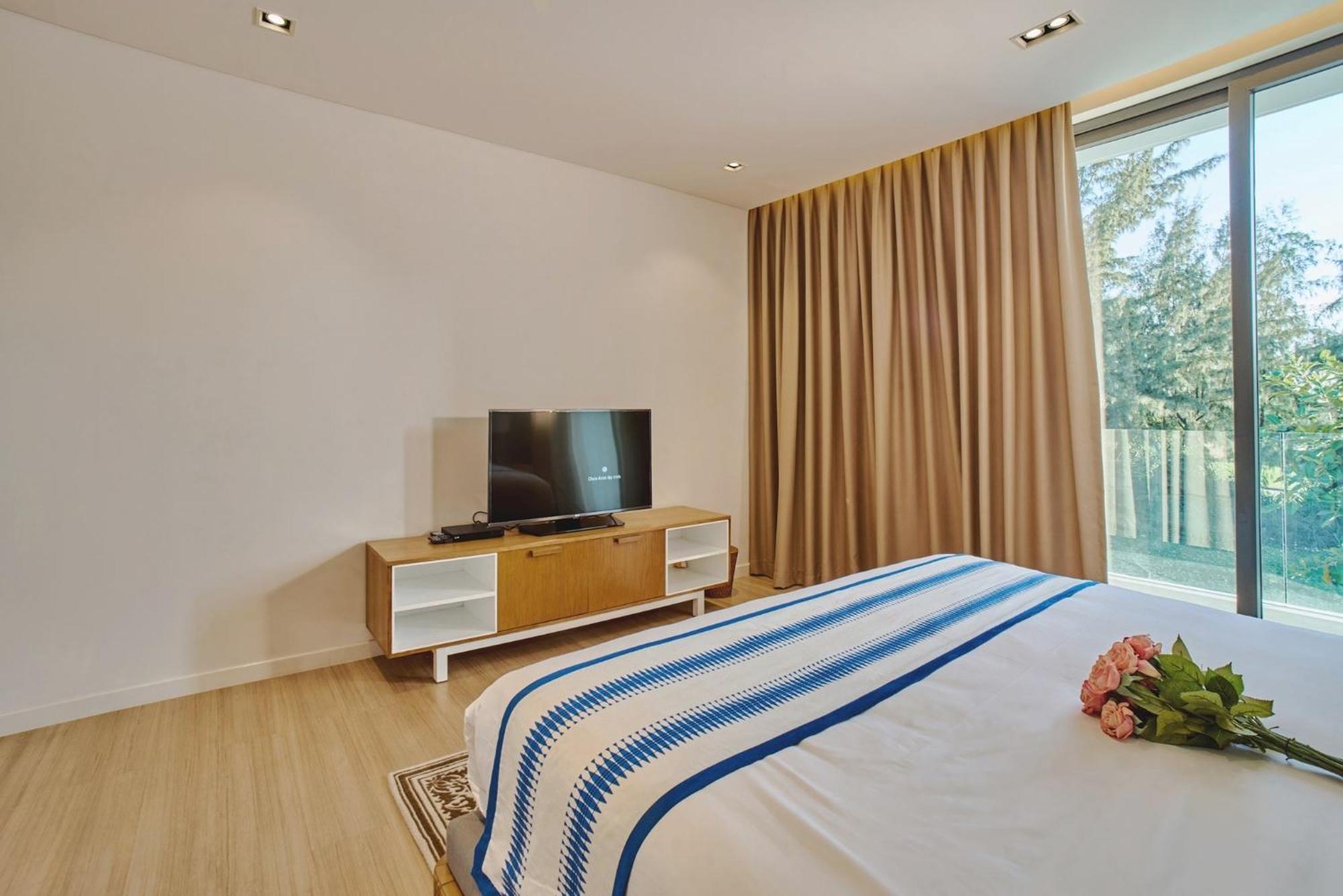 Clean & Quiet Villa - The Point Resort Дананг Экстерьер фото
