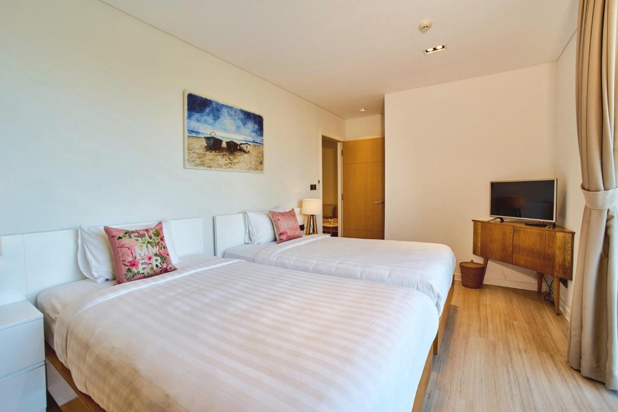 Clean & Quiet Villa - The Point Resort Дананг Экстерьер фото
